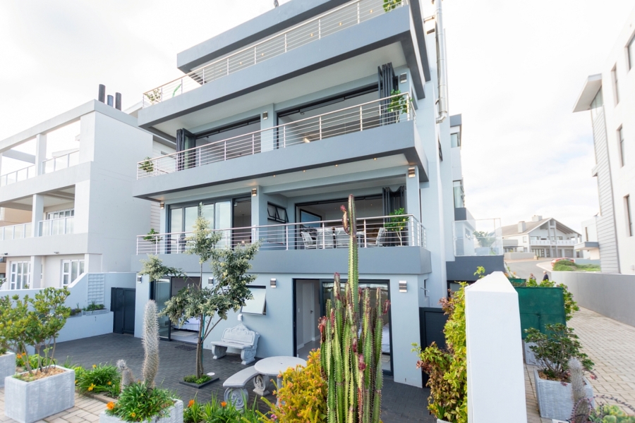 7 Bedroom Property for Sale in Calypso Beach Western Cape